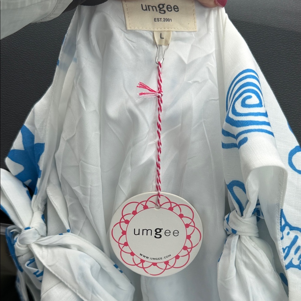 Umgee Blue and White Patterned Dress - Picture 4 of 8